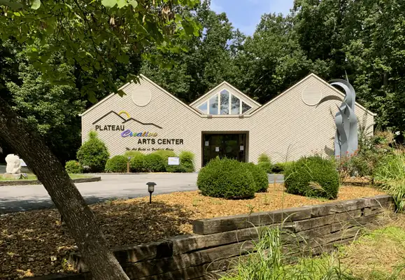 Plateau Creative Arts Center building and entrance in Fairfield Glade