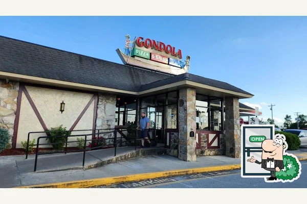 Gondola Pizza & Steak House entrance at Woodmere Shopping Center in Crossville