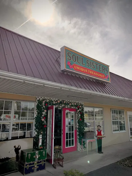 Soul Sisters storefront with vintage decorations outside